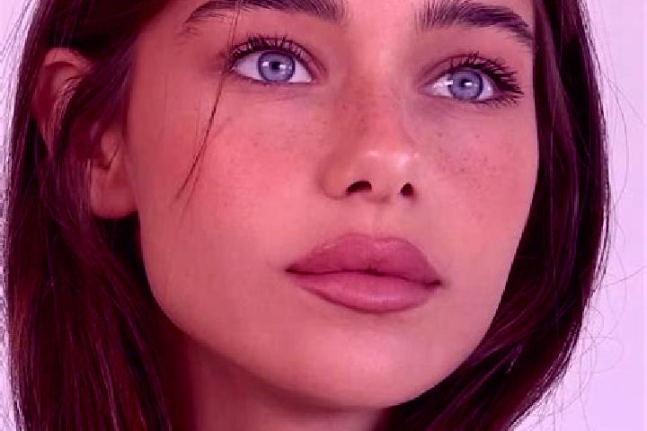 Sienna, 24, a brunette brown-eyed slavic companion based in Ong Yen. Offering Erotic Massage, Couples, Striptease, Girlfriend Experience, Domination. Availab...