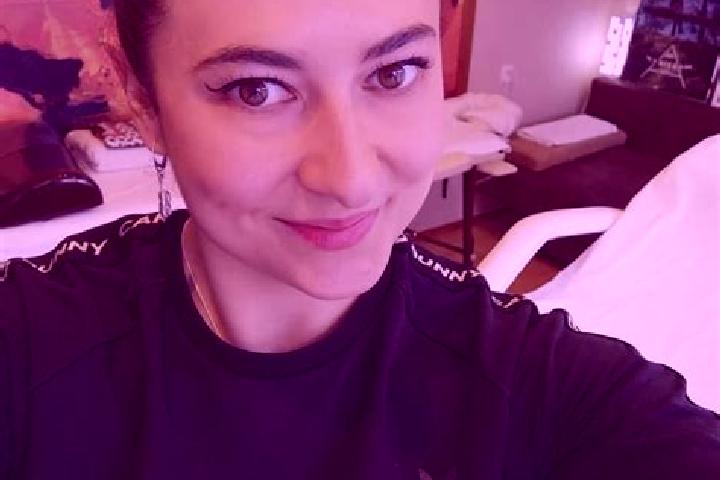 Sienna, 24, a brunette dark-eyed latina companion based in Ostermiething. Offering BDSM, Party Girl, Massage, Tantra. Available for incall and outcall, overn...