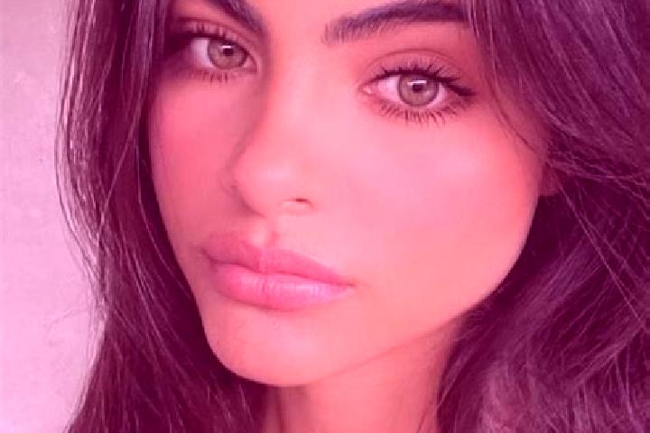 Sienna, 24, a brunette green-eyed latina companion based in Pocone. Offering 69, Erotic Massage, CIM. Available for incall and outcall, day and evening dates.