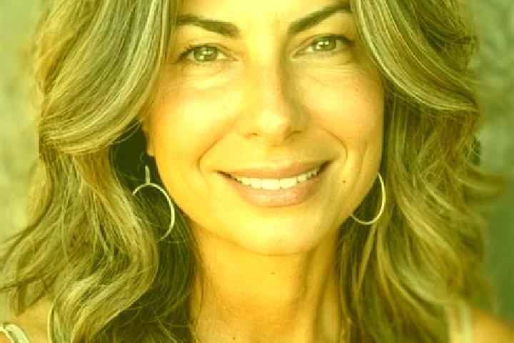 Sienna, 24, a brunette grey-eyed latina companion based in Parkin. Offering Domination, 69, Tantra. Available for incall and outcall, day and evening dates.