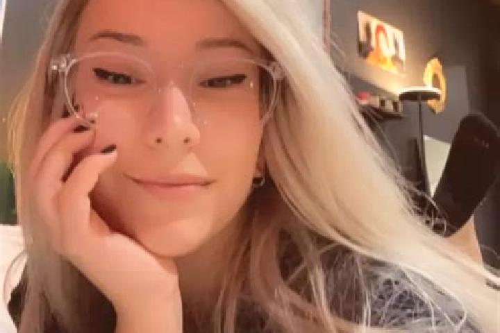 Sienna, 24, a chestnut grey-eyed mixed companion based in Jablonne nad Orlici. Offering Prostate Massage, Travel Companion, Overnight. Available for incall a...