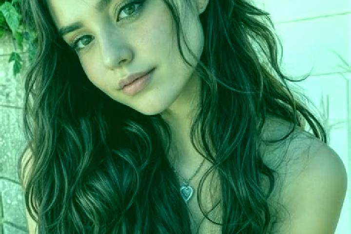 Sienna, 24, a chestnut hazel-eyed middle eastern companion based in East Washington. Offering 69, BDSM, Roleplay. Available for incall and outcall, day and e...