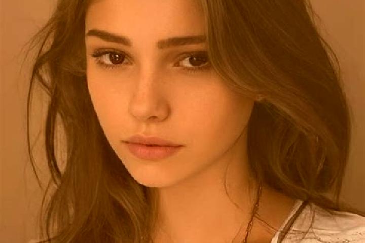 Sienna, 24, a chestnut hazel-eyed slavic companion based in Neuberend. Offering Couples, BDSM, Travel Companion. Available for incall and outcall, day and ev...