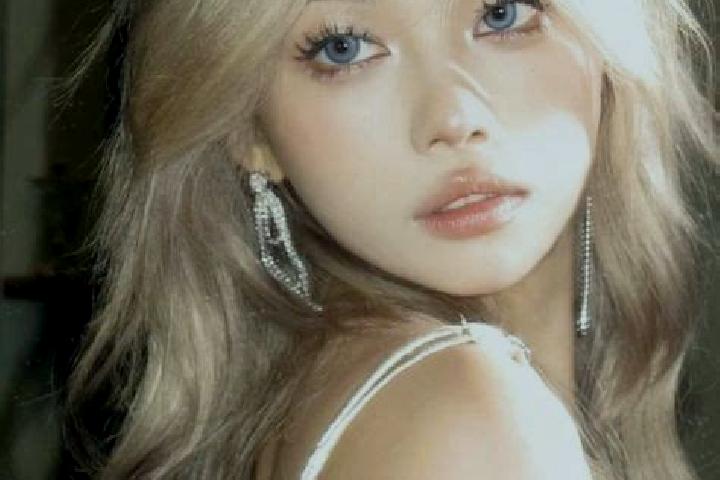 Sienna, 24, a platinum blonde hazel-eyed asian companion based in Soly. Offering Striptease, 69, Dinner Date, Massage. Available for incall and outcall, over...