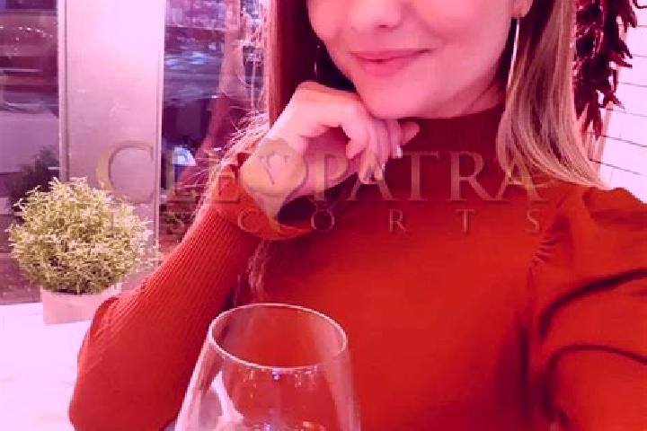 Sienna, 24, a red blue-eyed latina companion based in Magdalena de Kino. Offering 69, GFE, Party Girl, Striptease. Available for incall and outcall, overnigh...