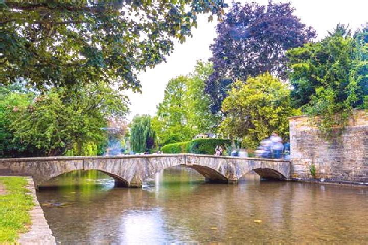 Sienna, 24 — Escort in Bourton on the Water, United Kingdom