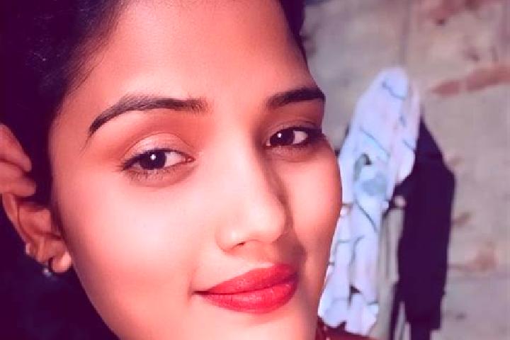 Sienna, 24 — Escort in Kodarma, India