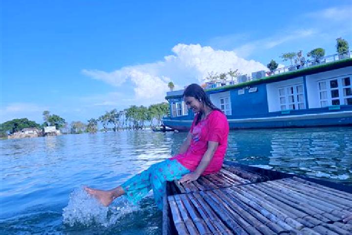 Sienna, 24 — Escort in Sunamganj, Bangladesh