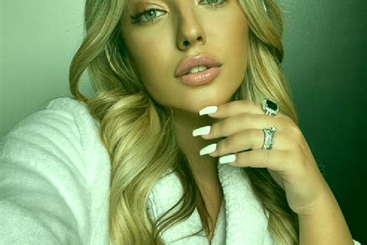 Sienna, 25, a blonde dark-eyed latina companion based in Mikhnevo. Offering Overnight, Tantra, Massage, Travel Companion. Available for incall and outcall, d...