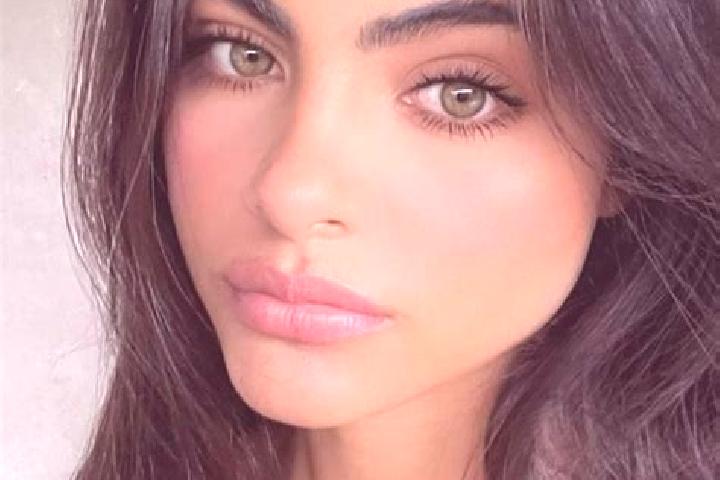 Sienna, 25, a brunette dark-eyed indian companion based in Ashburn. Offering Massage, GFE, Girlfriend Experience, Striptease. Available for incall and outcal...