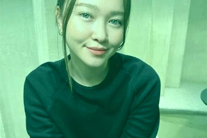 Sienna, 25, a dark blonde blue-eyed asian companion based in Borovskoy. Offering Party Girl, CIM, OWO, Roleplay, Massage. Available for incall and outcall, d...