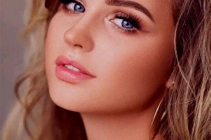 Sienna, 25, a dark blonde blue-eyed caribbean companion based in Geoagiu-Bai. Offering BDSM, 69, Travel Companion, Girlfriend Experience. Available for incal...