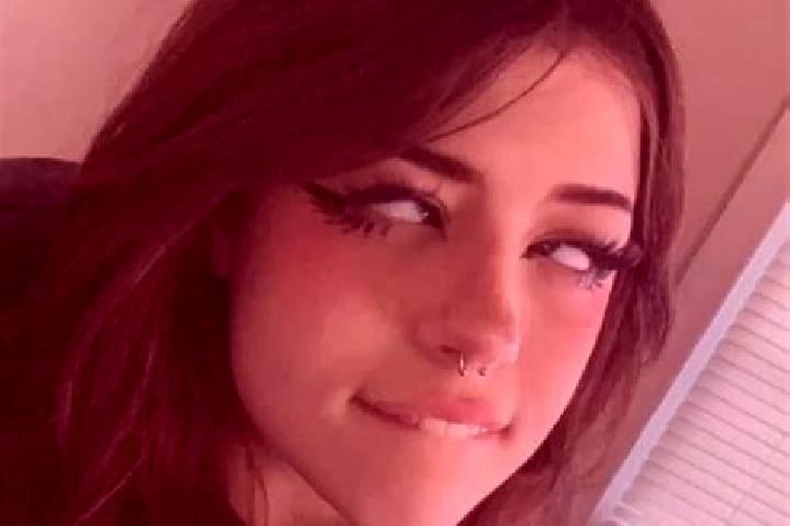 Sienna, 25, a red grey-eyed caribbean companion based in Nitanggoeng. Offering CIM, Domination, OWO. Available for incall and outcall, day and evening dates.