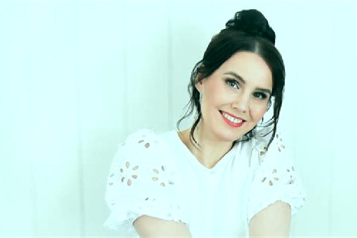 Sienna, 25 — Escort in Aura, Finland