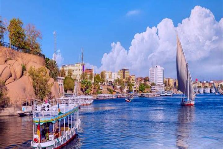 Sienna, 25 — Escort in Hihya, Egypt