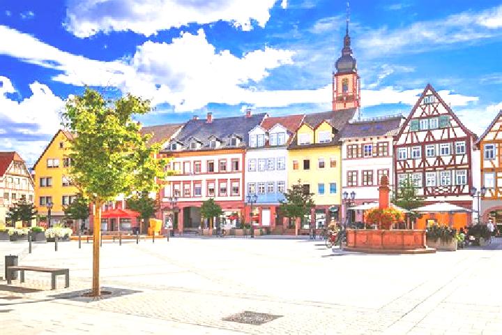 Sienna, 25 — Escort in Tauberbischofsheim, Germany