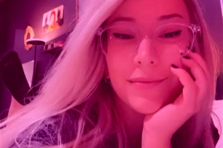 Sienna, 26, a blonde dark-eyed mediterranean companion based in Lozzo di Cadore. Offering Striptease, BDSM, Fetish. Available for incall and outcall, overnig...