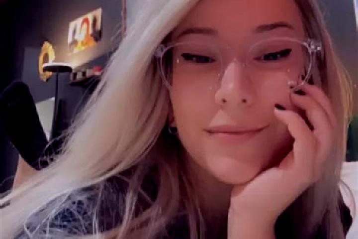 Sienna, 26, a blonde grey-eyed indian companion based in Colonia Primero de Mayo. Offering Fetish, Domination, CIM, Party Girl. Available for incall and outc...
