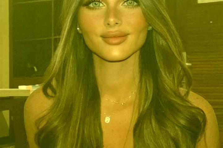 Sienna, 26, a brunette dark-eyed ebony companion based in Arzercavalli. Offering Couples, Duos, Massage. Available for incall and outcall, overnight bookings...