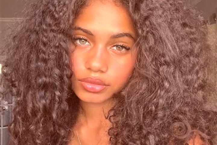Sienna, 26, a chestnut blue-eyed ebony companion based in Tomochi. Offering CIM. Available for incall and outcall, overnight bookings available.