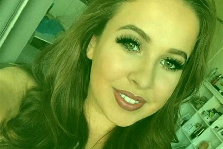 Sienna, 26, a chestnut grey-eyed indian companion based in Great Dunmow. Offering Dinner Date, BDSM, Erotic Massage. Available for incall and outcall, day an...