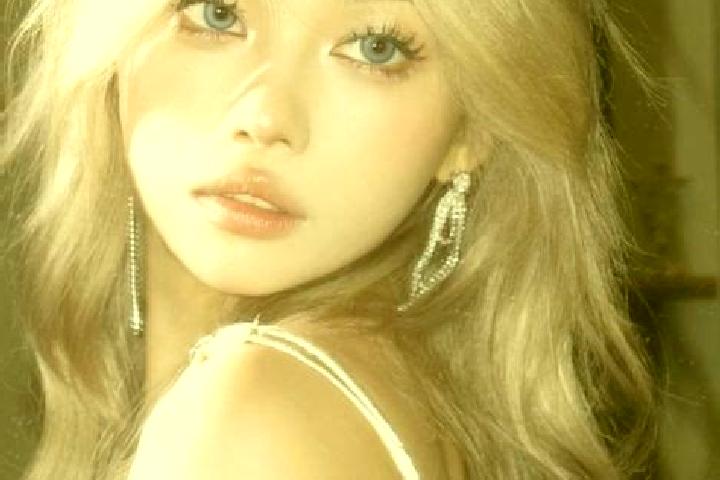 Sienna, 26, a platinum blonde amber-eyed asian companion based in Kopaci. Offering Duos, BDSM, Overnight. Available for incall and outcall, overnight booking...