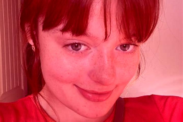 Sienna, 26, a red green-eyed european companion based in Pakostane. Offering Massage, BDSM, Roleplay, Party Girl. Available for incall and outcall, overnight...