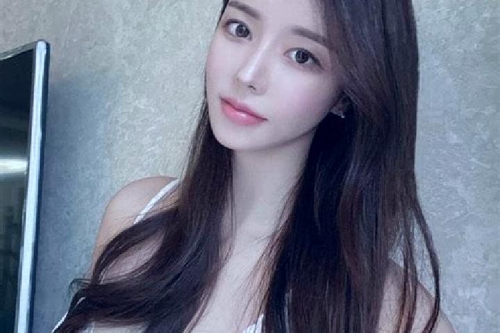 Sienna, 26 — Escort in Langtian, China