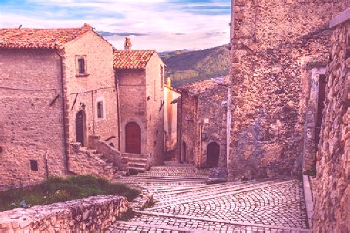 Sienna, 26 — Escort in Montecassiano, Italy