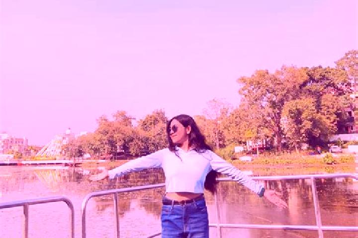 Sienna, 26 — Escort in Santirbazar, India