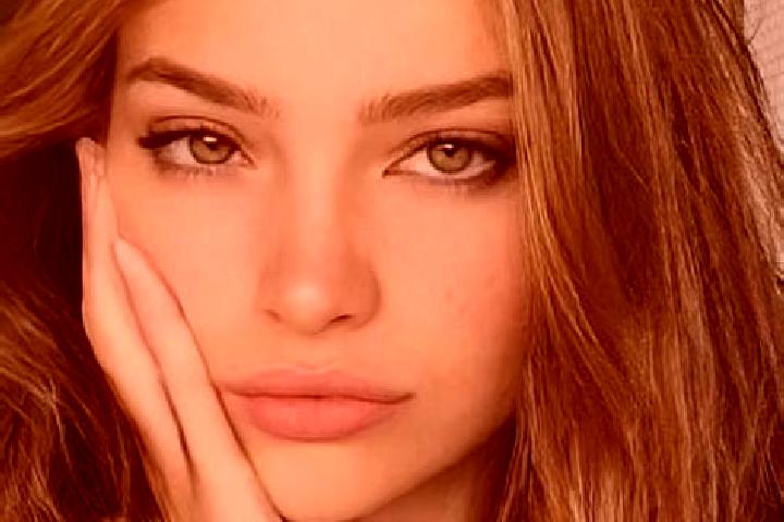 Sienna, 27, a auburn hazel-eyed slavic companion based in Bellevue. Offering Erotic Massage, Striptease, CIM, Deep French Kissing. Available for incall and o...