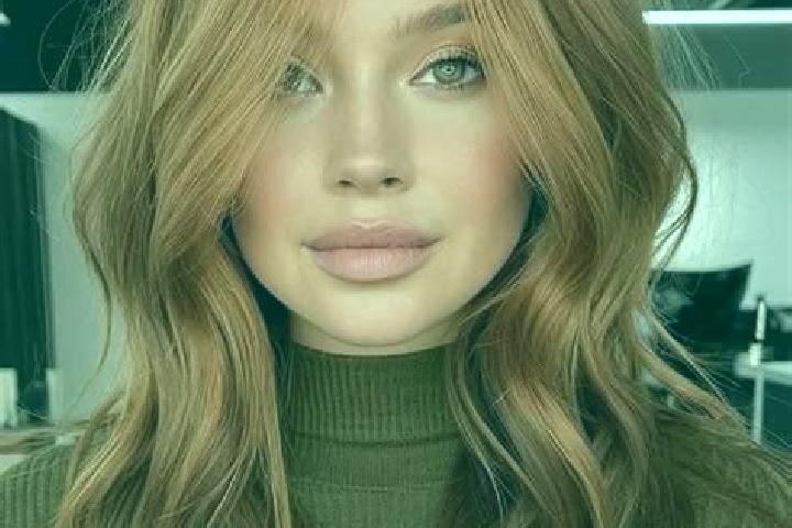 Sienna, 27, a auburn hazel-eyed slavic companion based in Sevastiana. Offering Erotic Massage, Deep French Kissing, Massage, Fetish, Duos. Available for inca...