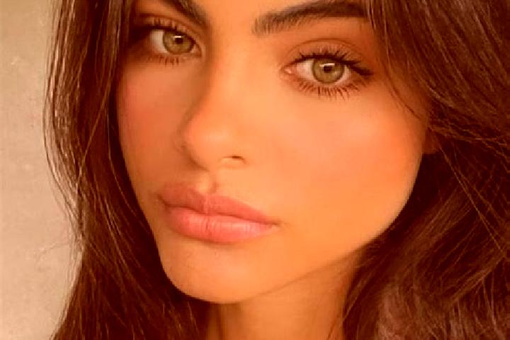 Sienna, 27, a chestnut blue-eyed indian companion based in Grosssulz. Offering Striptease, Domination, Prostate Massage, CIM. Available for incall and outcal...
