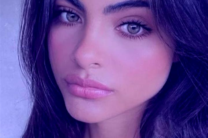 Sienna, 27, a chestnut dark-eyed indian companion based in Shelly Beach. Offering Massage, A-Level, Couples. Available for incall and outcall, overnight book...