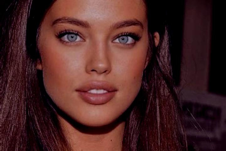Sienna, 27, a chestnut green-eyed caucasian companion based in Yanamuclo. Offering Tantra, Fetish, Travel Companion, Erotic Massage. Available for incall and...