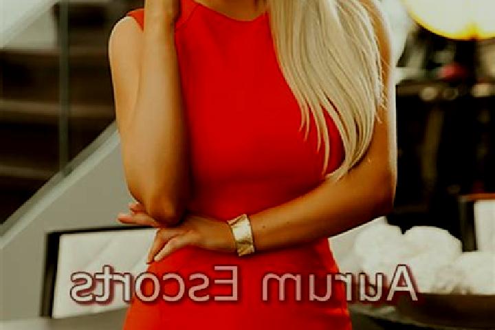 Sienna, 27, a red blue-eyed caucasian companion based in Wojnicz. Offering Deep French Kissing, Travel Companion, Erotic Massage, Domination. Available for i...