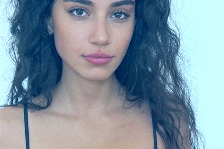 Sienna, 27 — Escort in Mezitli, Turkey