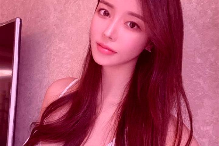 Sienna, 27 — Escort in Qiqing, China