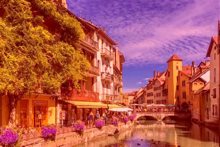 Sienna, 27 — Escort in Ronno, France
