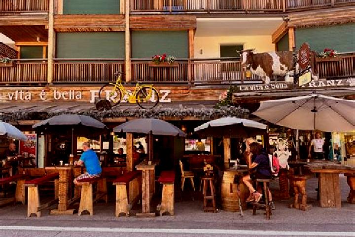Sienna, 27 — Escort in San Cassiano, Italy
