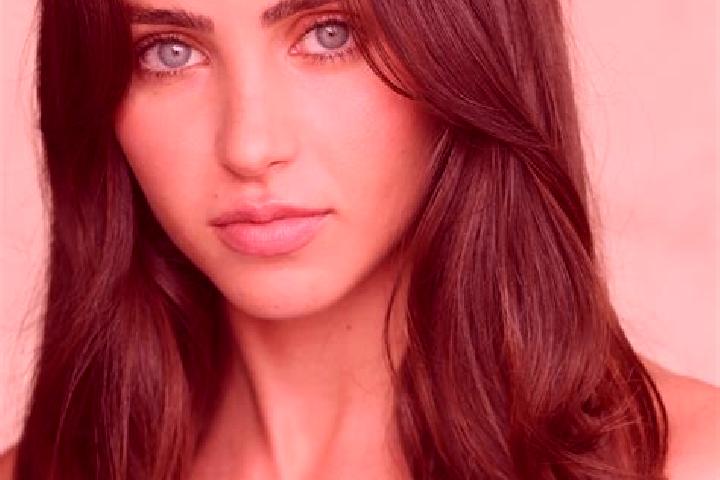 Sienna, 28, a black brown-eyed caucasian companion based in Galateni. Offering Fetish, Massage, Tantra, Roleplay. Available for incall and outcall, overnight...