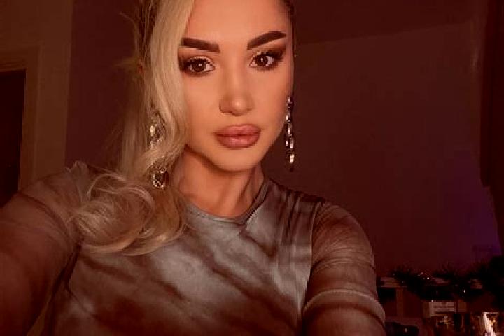 Sienna, 28, a blonde grey-eyed latina companion based in Nether Poppleton. Offering Striptease, Party Girl, Overnight, Travel Companion. Available for incall...