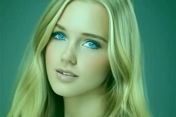 Sienna, 28, a blonde grey-eyed mediterranean companion based in Krasnaya Gora. Offering Roleplay, Tantra, Duos, A-Level. Available for incall and outcall, ov...
