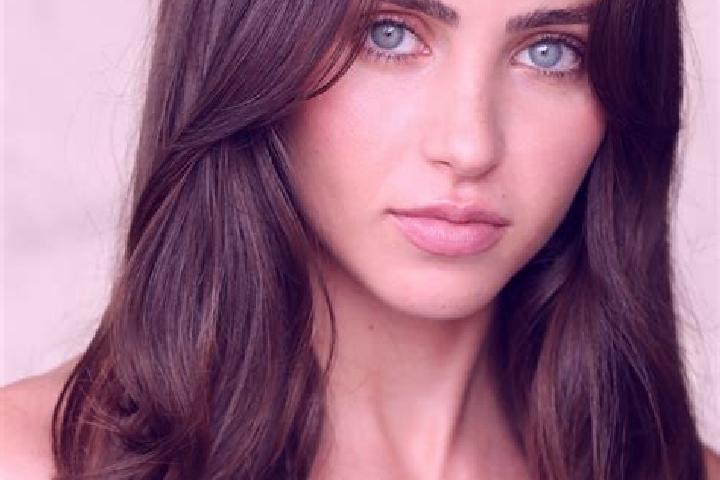 Sienna, 28, a chestnut dark-eyed latina companion based in Chillaron del Rey. Offering GFE, Deep French Kissing, Party Girl, OWO. Available for incall and ou...