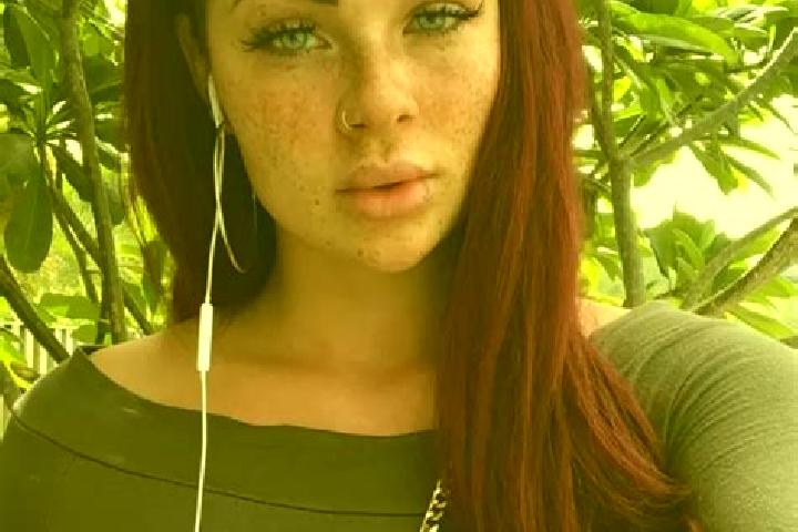 Sienna, 28, a red green-eyed latina companion based in Las Yaguas. Offering Fetish, A-Level, CIM. Available for incall and outcall, day and evening dates.