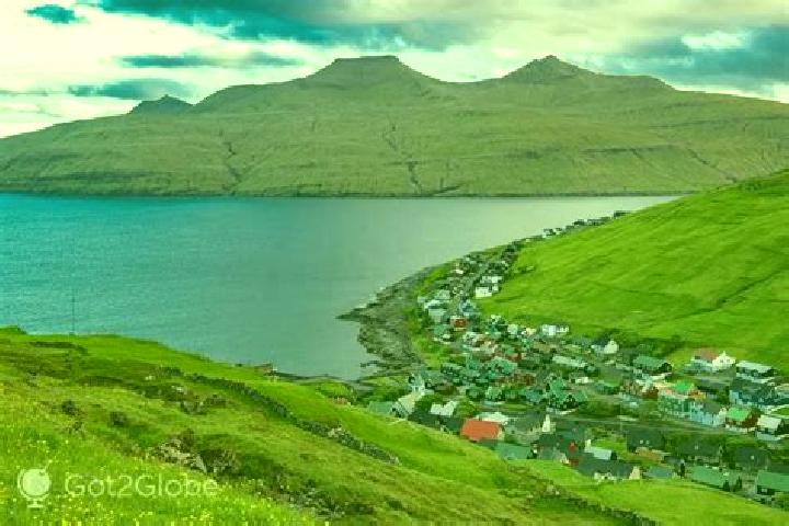 Sienna, 28 — Escort in Sorvagur, Faroe Islands