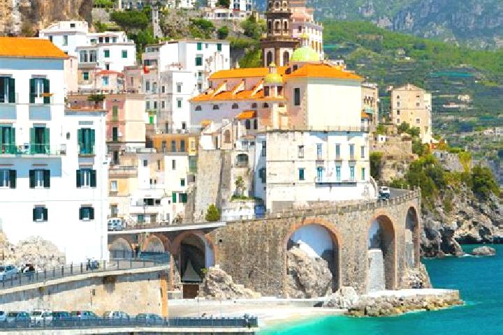 Sienna, 28 — Escort in Tesido, Italy