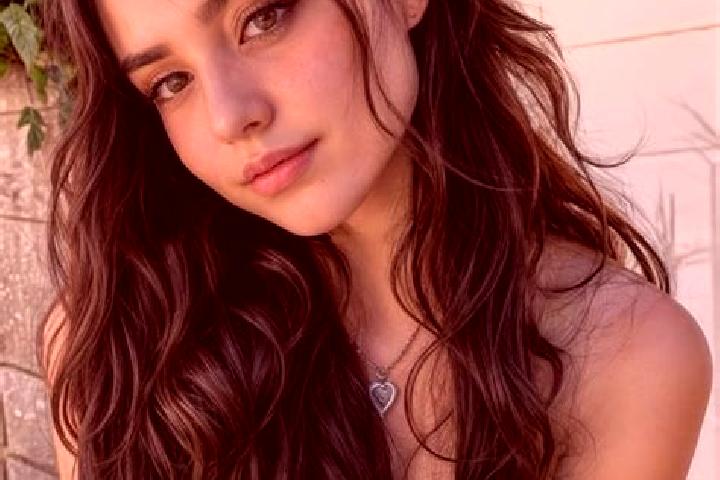 Sienna, 29, a auburn hazel-eyed latina companion based in Vita-Lytovska. Offering Massage, Deep French Kissing, 69. Available for incall and outcall, day and...