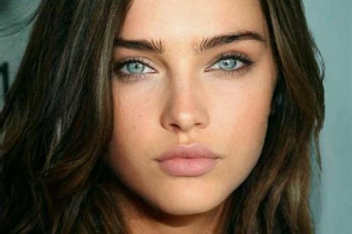 Sienna, 29, a brunette amber-eyed slavic companion based in Santa Lucia Potrerillo. Offering CIM, 69. Available for incall and outcall, day and evening dates.