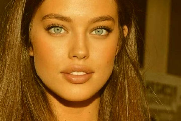 Sienna, 29, a brunette blue-eyed mediterranean companion based in Los Razos de Ancon. Offering 69, Duos, Domination, Fetish. Available for incall and outcall...